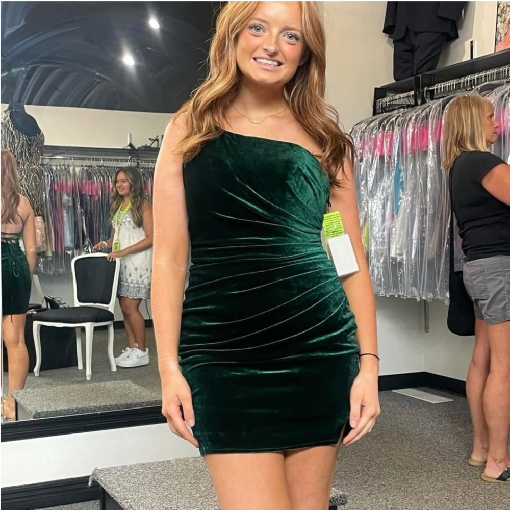 Emerald Green Ruched Bodycon Dress with One Shoulder for Cocktail